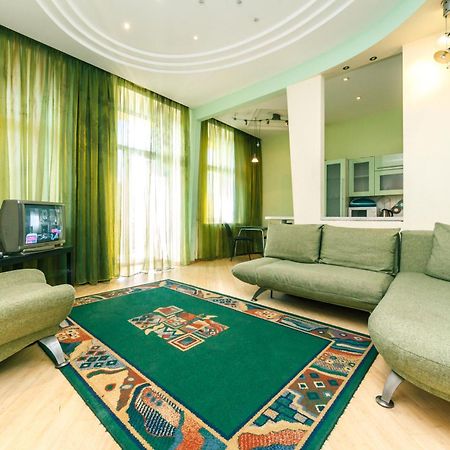 Luxcenterapartment Kiev Bagian luar foto